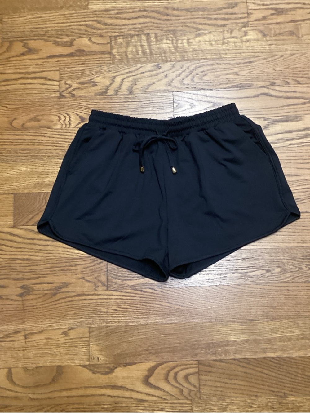 Jess Lea Elastic waist pull on shorts. Black size Large